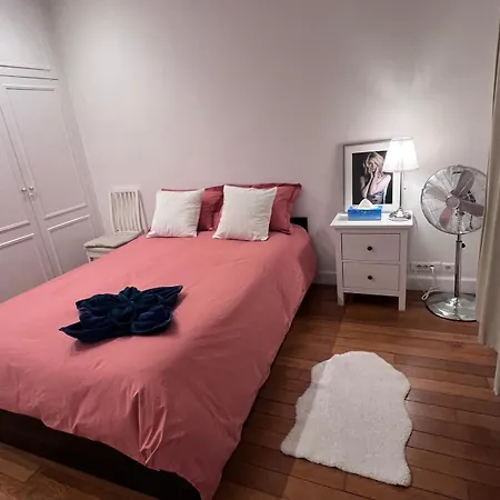 Eiffel Dream Abode